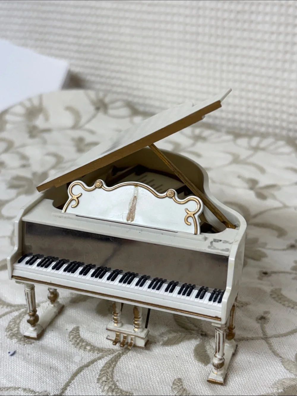 Dollhouse grand piano